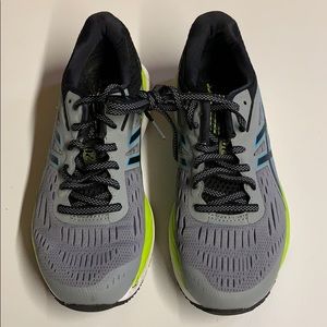 Running sneakers